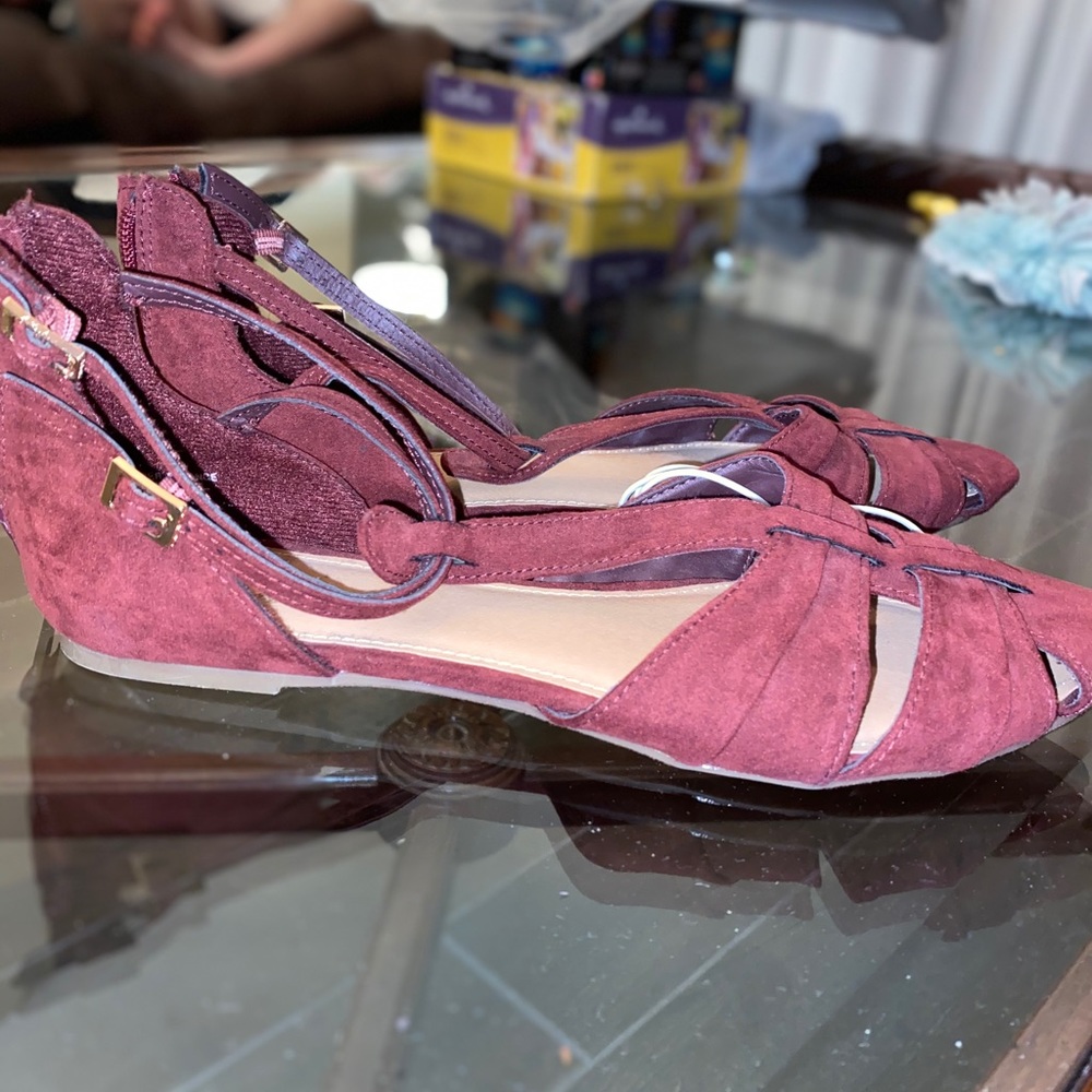 🥿 Report Flats 🥿